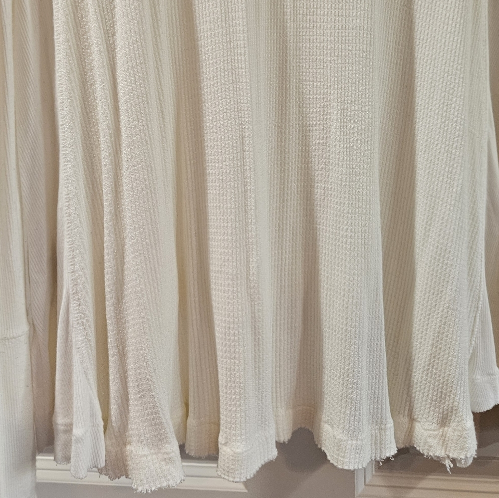 Free People Malibu Thermal Tee Long Sleeve Thumbholes Scoop Neck Ivory Small EUC - Picture 9 of 16
